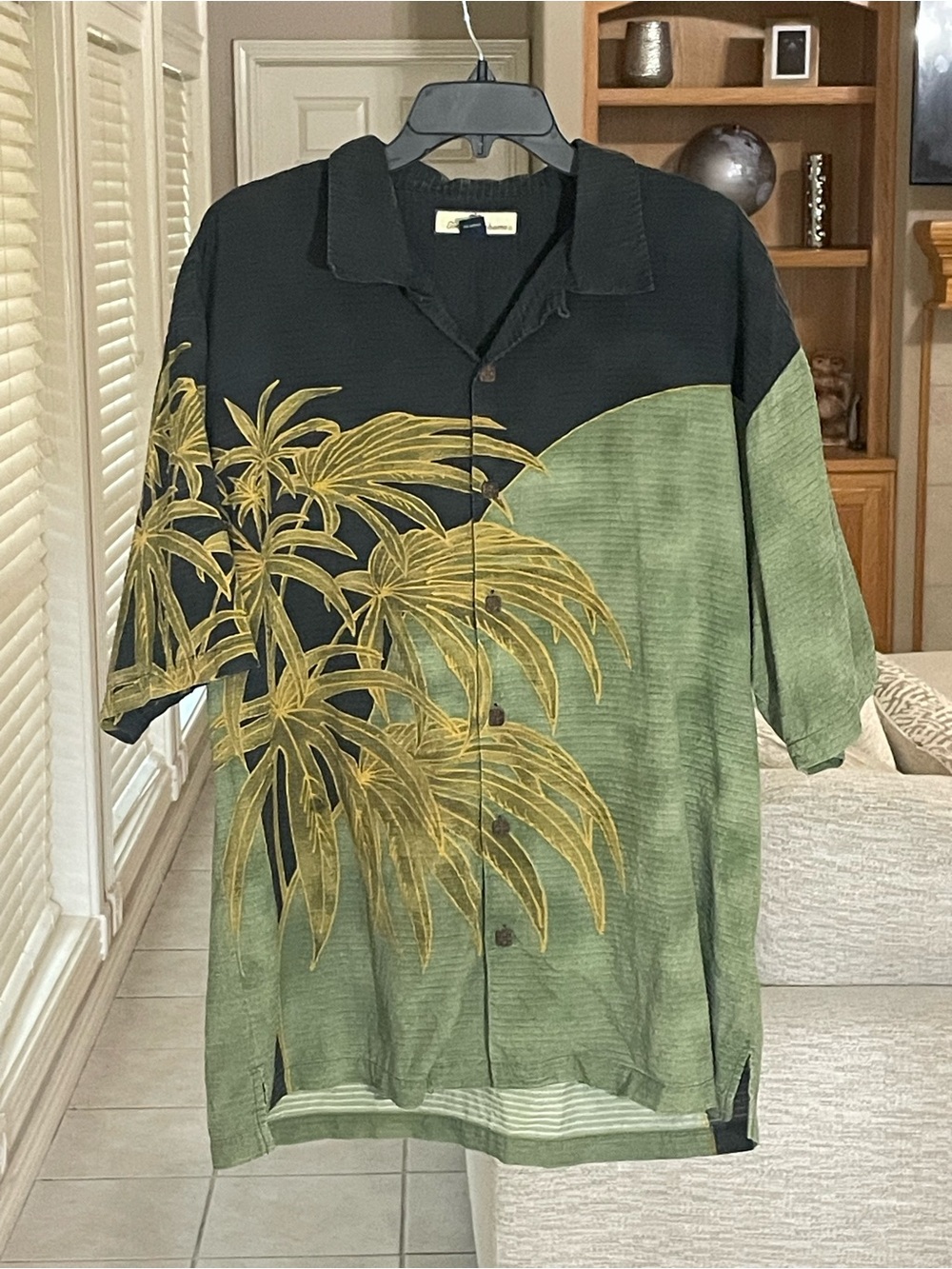 Tommy Bahama Men’s XL Silk Camp Shirt Button Down Vacation Resort Wear T30898